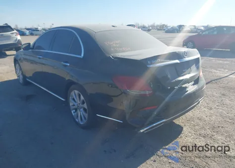 2018 Mercedes-Benz E 300 from USA, damaged, VIN WDDZF4JB9JA380261